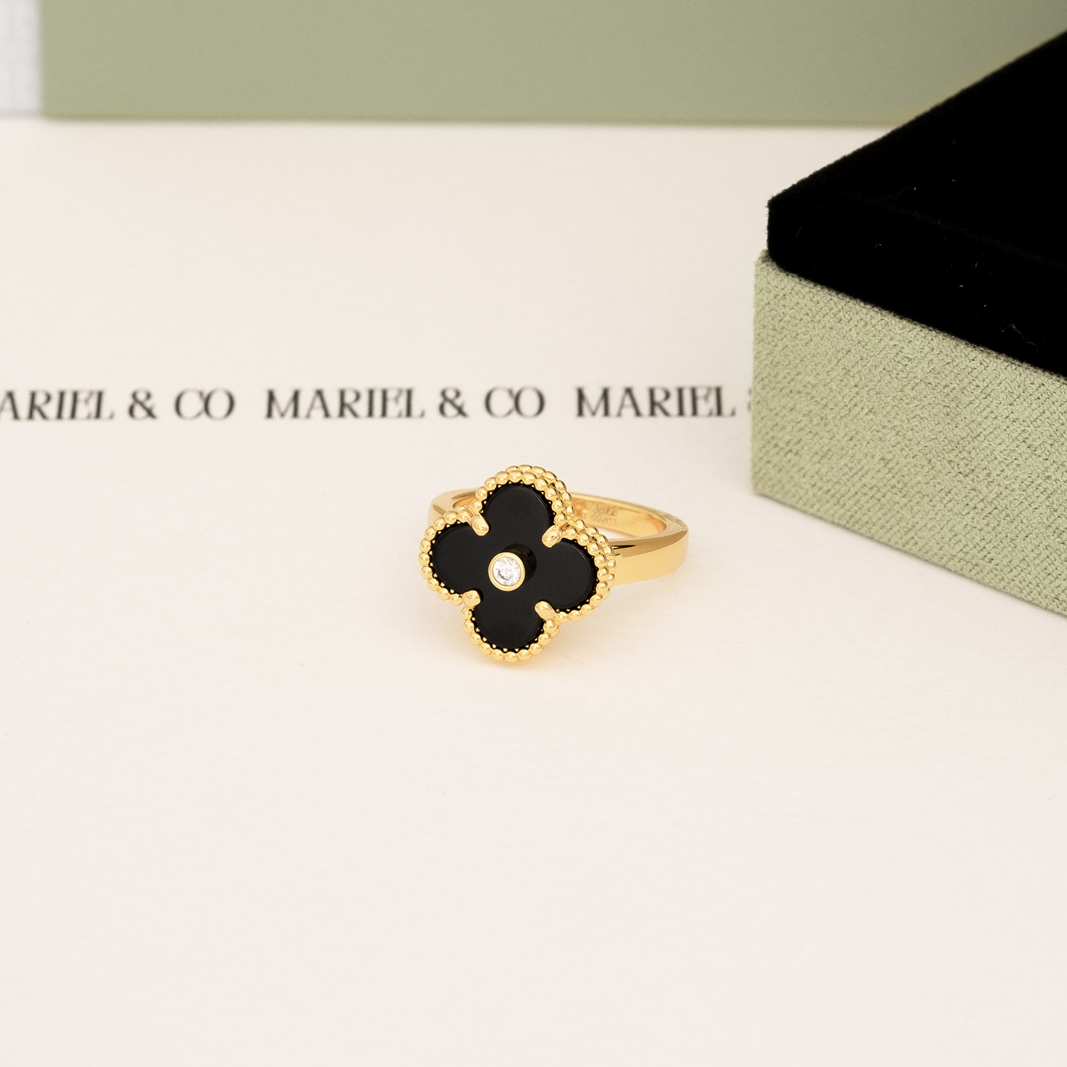 DIAMOND VINTAGE RING, ONYX, YELLOW GOLD