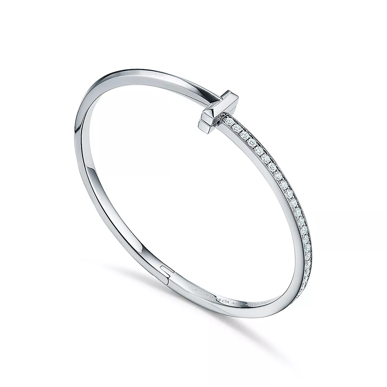 T T1 NARROW DIAMOND HINGED BANGLE, WHITE GOLD